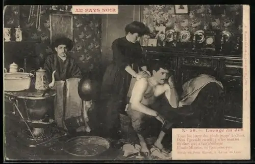 AK Bergmann wird von seiner Frau gewaschen