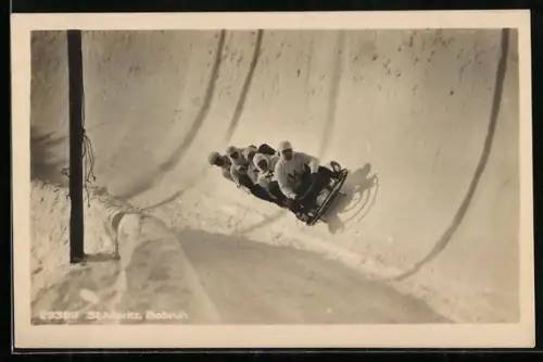 AK St. Moritz, Ein Bob-Schlitten in der Steilkurve