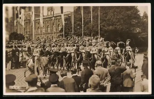 AK Wien, X. Sängerbundesfest 1928, Reiter in Kostümen beim Festumzug