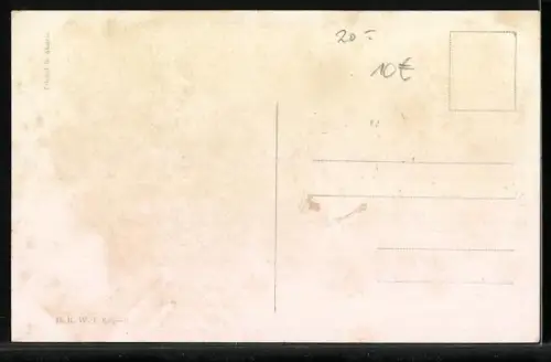 AK Hirsch steht in einem Teich