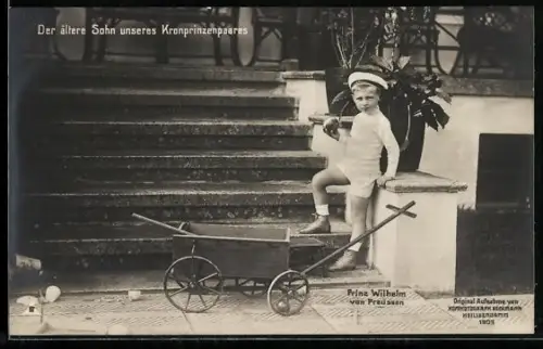 AK Prinz Wilhelm von Preussen mit Bollerwagen am Fusse einer Treppe