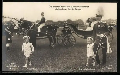 AK Prinz Wilhelm u. Prinz Louis Ferdinand als Zuschauer bei der Parade, Pferdekutsche