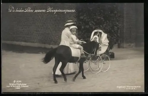 AK Die beiden Söhne unseres Kronprinzenpaares, die Prinzen Wilhelm und Louis Ferdinand mit Pony und Kinderwagen