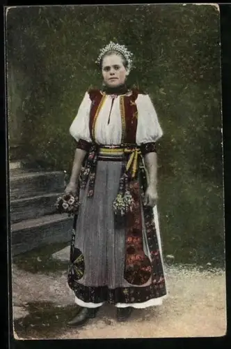 AK Frau in ungarischer Tracht