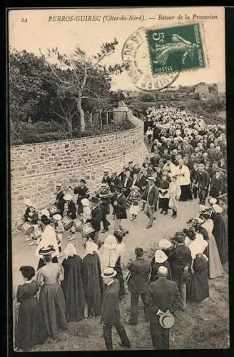 AK Perros-Guirec, Retour de la Procession