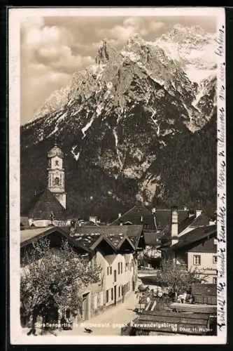 AK Mittenwald, Strassenpartie gegen Karwendelgebirge