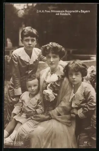 AK IKH Frau Prinzessin Rupprecht von Bayern mit Kindern
