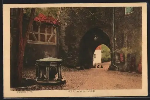 AK Siegen / W., Hof im oberen Schloss