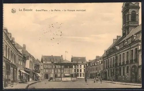AK La Bassee, Grand'Place, La Mairie, Le Kiosque municipal