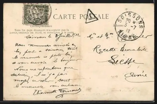 AK Soissons, Porte de la Caserne Charpentier, Retour d`une manoeuvre