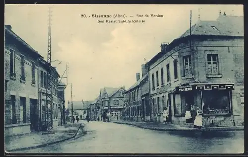 AK Sissonne /Aisne, Rue de Verdun Son Restaurant-Charcuterie