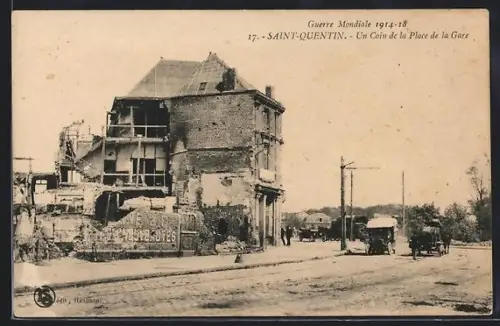 AK Saint-Quentin, Un Coin de la Place de la Gare