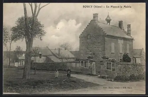 AK Soucy /Aisne, La Place et la Mairie