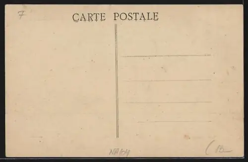 AK Sissonne, Le Château d`Eau du camp militaire avec bâtiment annexe et véhicule