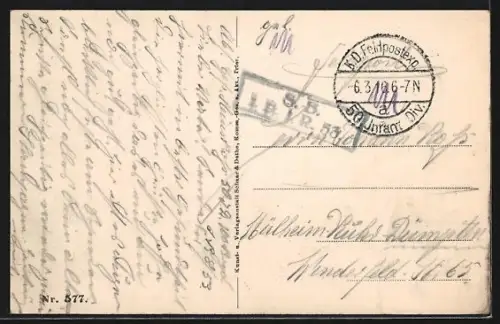 AK Pancy, Groupe de soldats sur la place du village devant des bâtiments anciens