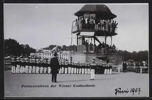 AK Wien, Krieau, Preisexerzieren der Wiener Knabenhorte auf der Trabrennbahn