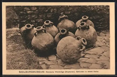 AK Bad Homburg, Saalburgmuseum, Römische Weinkrüge, in einem Keller gefundene Amphoren