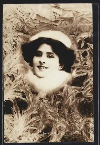 AK Schauspielerin Zena Dare mit Pelzmütze
