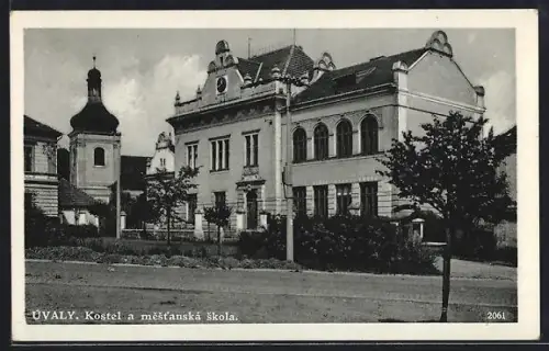 AK Uvaly, Kostel a mestanská skola