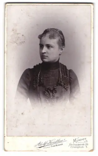 Fotografie Adolf Koestler, München, Neuhauserstr. 29, Portrait einer jungen Frau