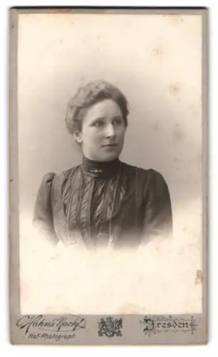 Fotografie Hahn`s Nachf., Dresden, Ferdinandstrasse 11, Porträt einer eleganten Dame