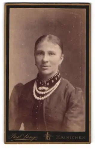 Fotografie Paul Lange, Hainichen, Gerichtsamtstrasse, Frau mit Perlenkette