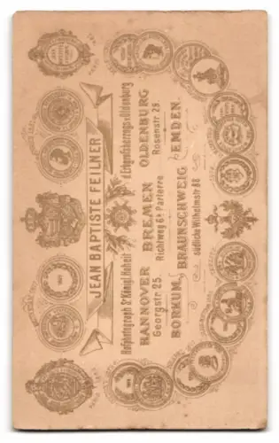 Fotografie J. B. Feilner, Oldenburg, Rosenstrasse 29, Eleganter Herr im Anzug mit Taschenuhr