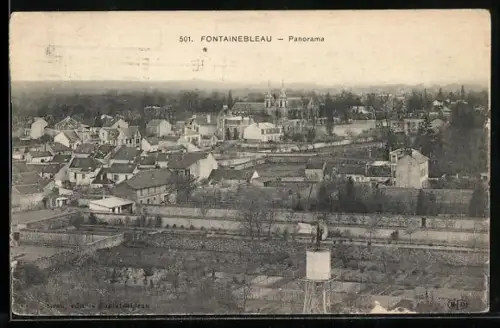 AK Fontainebleau, Panorama de la ville et ses environs boisés