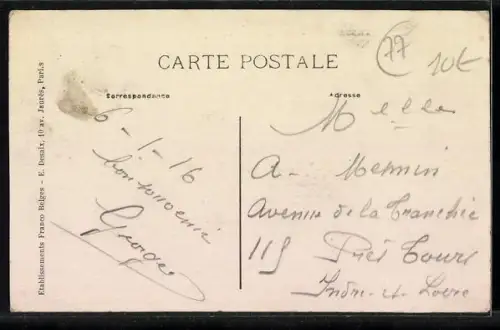 AK St-Soupplets, Hôtel du Cheval Rouge avec groupe de personnes devant l`entrée