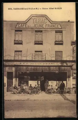 AK Dammarie-les-Lys /S.-et-M., Maison Alfred Marlin, Café de la Jeune France avec des clients en terrasse