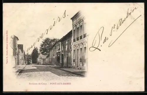 AK Pont-aux-Dames, Rue principale avec maisons anciennes et arbres