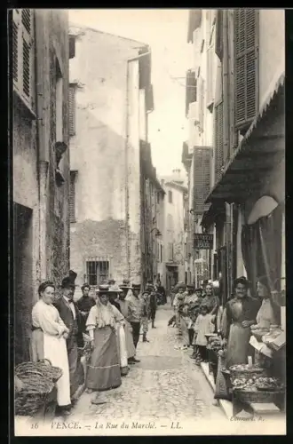 AK Vence, La Rue du Marché animée avec passants et étals