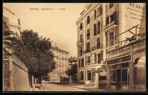 AK Nice, Hôtel Vauban sur l`Avenue Georges-Clemenceau avec magasins adjacents