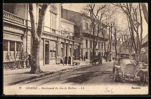 AK Grasse, Boulevard du Jeu de Ballon avec voitures et passants