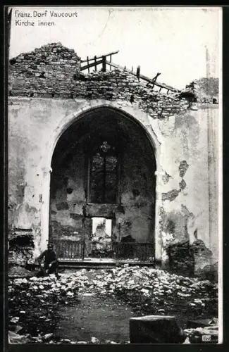 AK Vaucourt, Église en ruines après la destruction