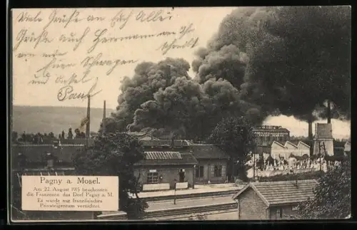AK Pagny-sur-Moselle, Vue de l`incendie après l`attaque francaise du 22 août 1914