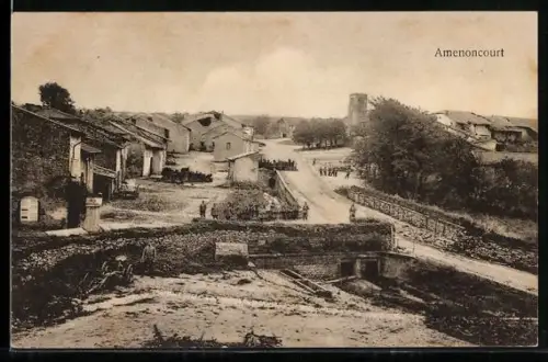 AK Amenoncourt, Vue du village avec route principale et bâtiments anciens