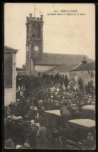 AK Mars-la-Tour, La foule allant à l`Église le 16 Août