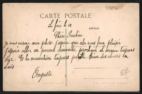 AK La Fère, Caserne Drouot avec grande cour centrale et bâtiments militaires adjacents