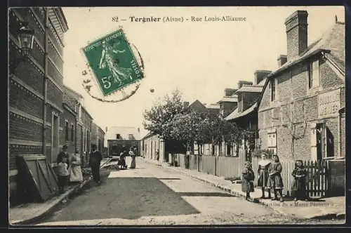 AK Tergnier /Aisne, Rue Louis-Alliaume avec enfants et passants