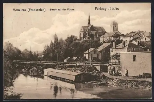 AK Vouziers, Partie avec l`église et vue sur le canal