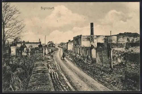 AK Bignicourt, Rue principale avec bâtiments en ruines après la guerre