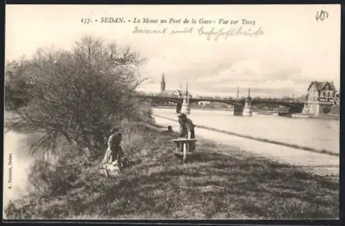 AK Sedan, La Meuse au Pont de la Gare, Vue sur Torcy