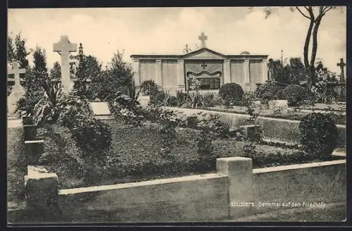 AK Vouziers, Denkmal auf dem Friedhof