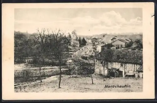 AK Montcheutin, Vue du village avec maisons et arbres en hiver