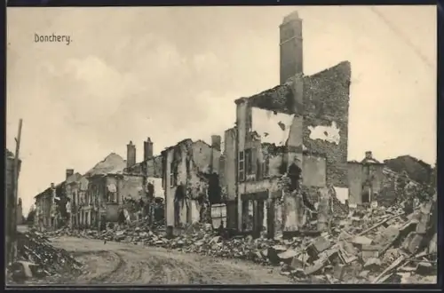 AK Donchery, Vue des ruines après la destruction des bâtiments