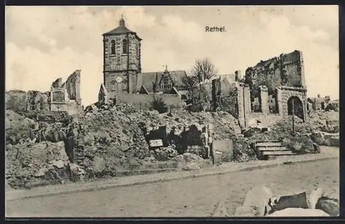 AK Rethel, Ruines et église après les destructions