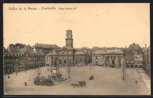 AK Charleville, Place Ducale avec tramway et calèche