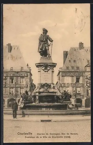 AK Charleville, Monument de Charles de Gonzague sur la place centrale