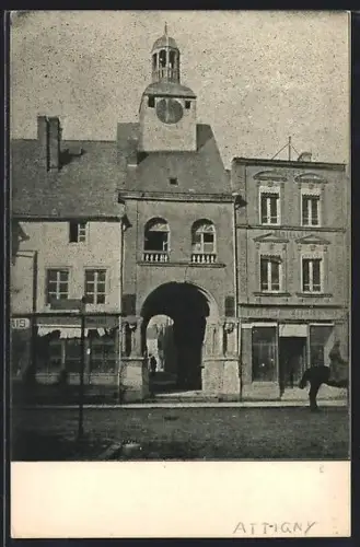 AK Attigny, Vue de la porte d`entrée avec horloge et bâtiments adjacents
